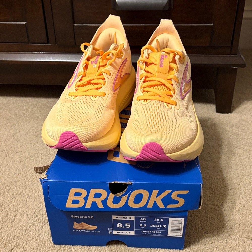 Brooks Glycerin 22 in Yellow and Pink